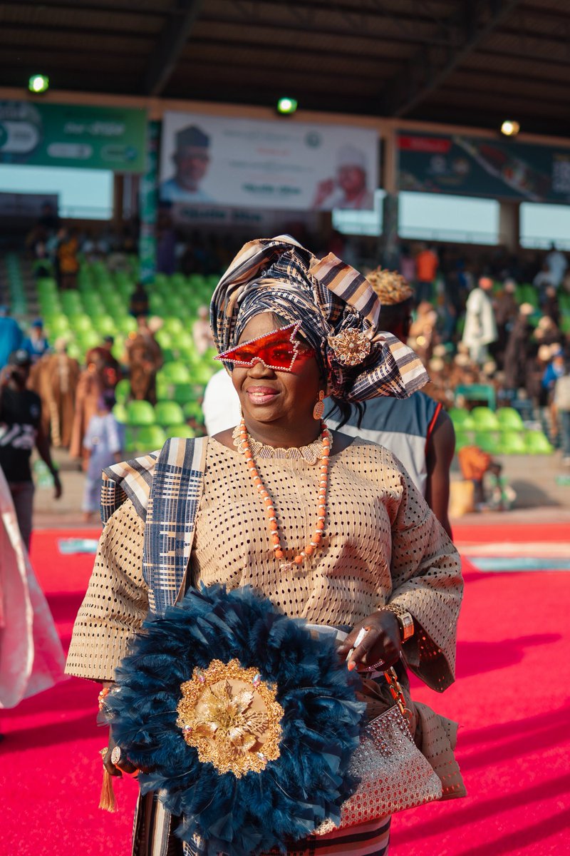 ihamadwil's tweet photo. You can't tell this Auntie that you want a small wedding, lailai 😂 
#ojudeoba
#OjuodeOba2025 
#ijebuode 
#ijebu https://t.co/B8aujDR1JW