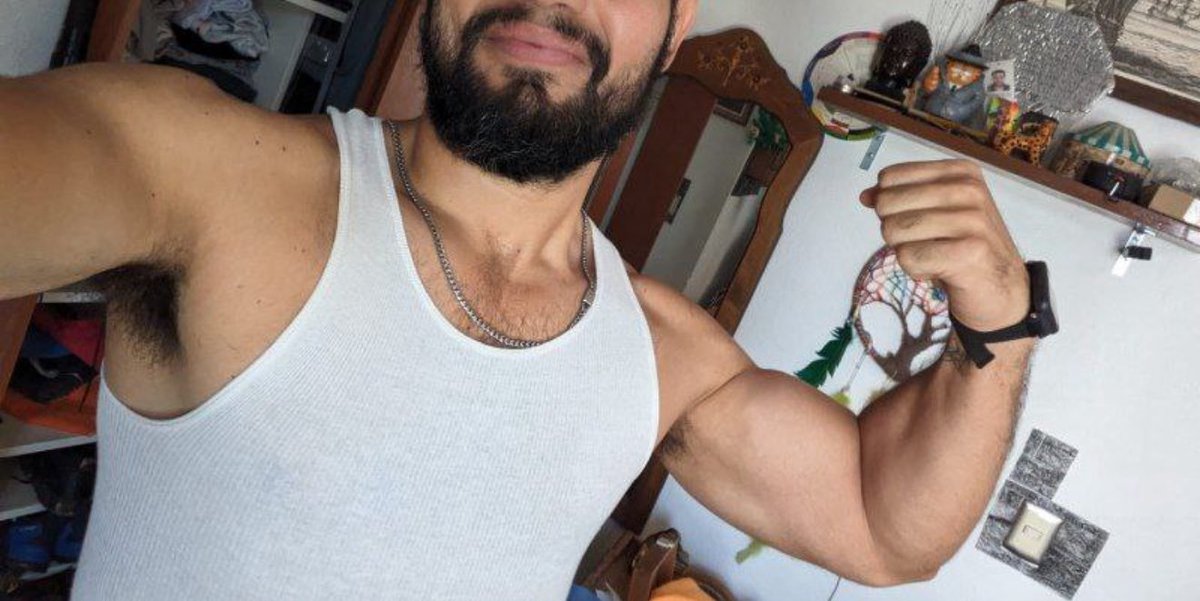 pacify_it's tweet photo. Quieren que suba a otro hetero? Se les antoja este? 🤭 #heterovergón #heterosengañado #chacal #gymbro #engañandohetero https://t.co/NlFbLoa3DE