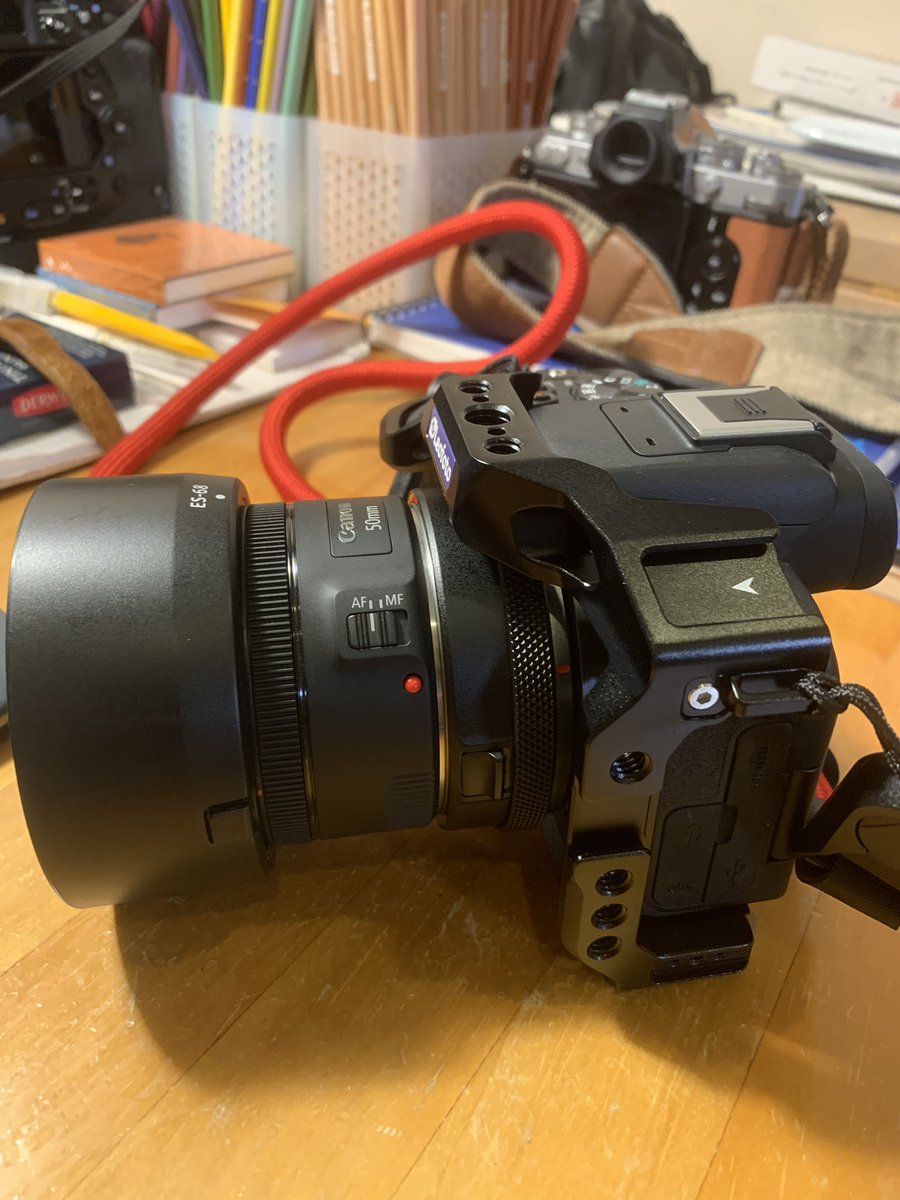risaairkuro's tweet photo. 今日のお散歩カメラCanonR10に届いたばかりのマウントアダプターを介してEF50㎜f1.8軽い安い写り良しの撒き餌レンズ!
#CanonR10 #マウントアダプター #EFレンズ #撒き餌レンズ #単焦点レンズ #お散歩カメラ #RFマウント #ミラーレス一眼 #Canon #キヤノン #EF50㎜f1.8 https://t.co/2KYCaArgN7