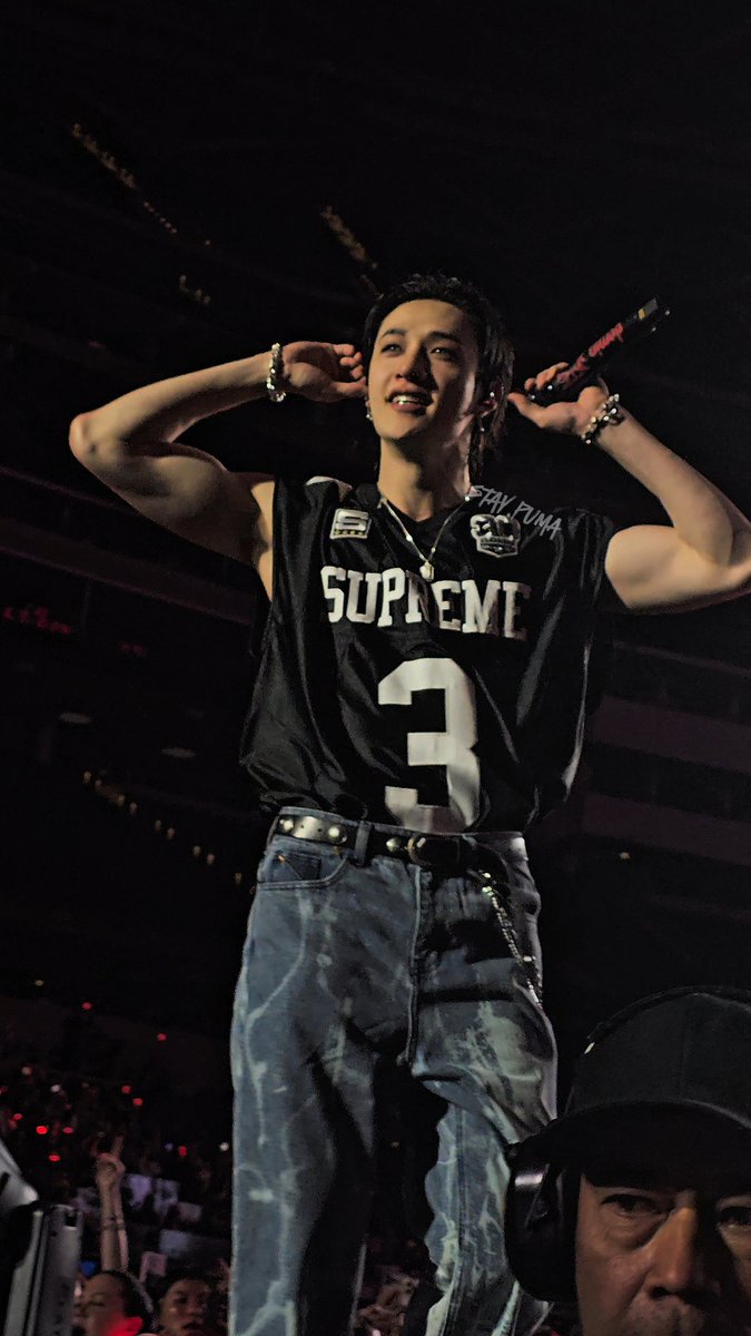 stay_puma's tweet image. Some of my favorite shots of Bang Chan from Dominate Tour LA D1 &amp;amp; D2

#dominATE_LosAngeles
#StrayKids #dominATE