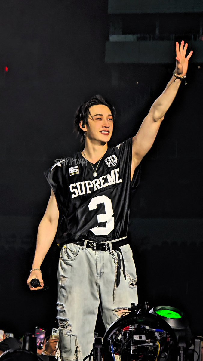 stay_puma's tweet image. Some of my favorite shots of Bang Chan from Dominate Tour LA D1 &amp;amp; D2

#dominATE_LosAngeles
#StrayKids #dominATE