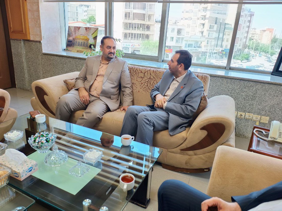 KermanshahRcs's tweet photo. دیدار رئیس شورای شهر کرمانشاه و مجموعه شهرداری با سرپرست جمعیت هلال احمر استان کرمانشاه

ادامه خبر 👇 

🌐https://t.co/47LU47uJ8F

#کرمانشاه
#دکتر_یگانه https://t.co/FsTiMsB62H