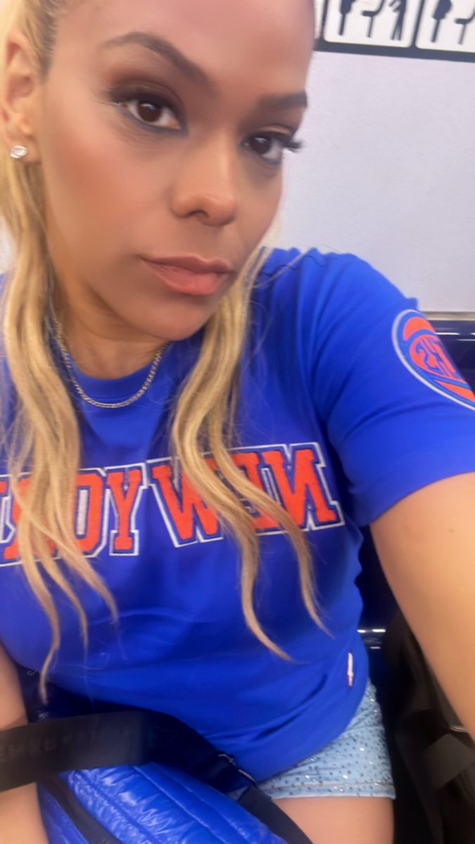 WhispersOfTaboo's tweet photo. Better late than never 🤷🏽♀️
Got there right on time despite the taco 🌮 stop @ #Puya 😋
(Their skirt steak taco is Everything yu didn’t kno u need 😁)
The Puerto Rican Day Parade 2025 was grand ✨ I had a great time livestreaming from #WhispersOfTaboo YT channel https://t.co/XXNqPZQQ6U