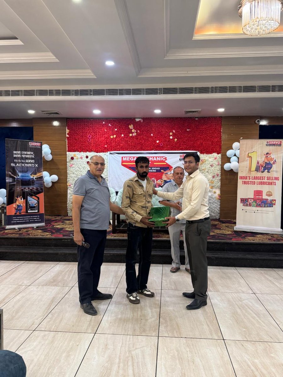 ioclpunjab's tweet image. #PSOLubes have conducted #PCMO segment Mega #mechanicmeet at Fazilka, Distt- Bathinda. Around 60 Mechanics of PCMO Segment attended the meet. #SERVO premium grades like Blackbird and Futura G Plus were promoted along with Gear Oils. 
#SERVO
#Lubricants
@IndianOilcl