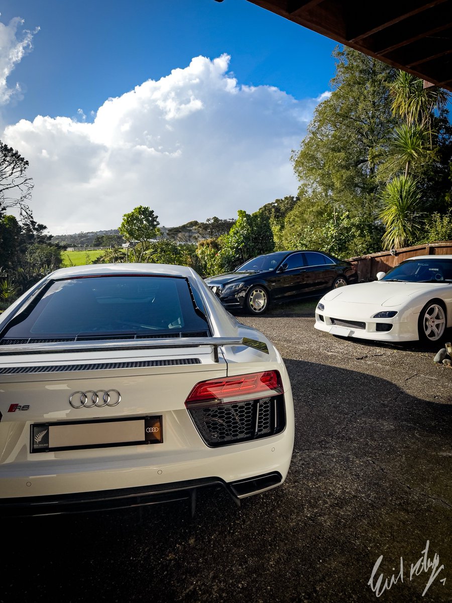 evilrotary7's tweet photo. Keep going. Sunshine is just ahead.

#CarPhotography #AfterTheRain #JDMvsGerman #AutomotiveVibes #DreamGarage https://t.co/MP1t6jOskY