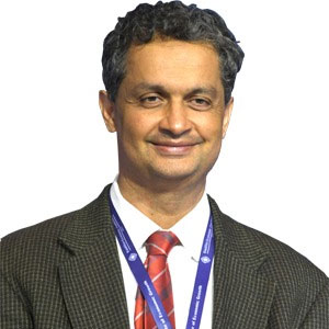 A Proud moment for IEG!
Prof. Chetan Ghate, Former Director, IEG has been appointed as the Member of the Economic Advisory Council to the Prime Minister of India. 
<a href="/PMOIndia/">PMO India</a> <a href="/cecfee/">cecfee</a>