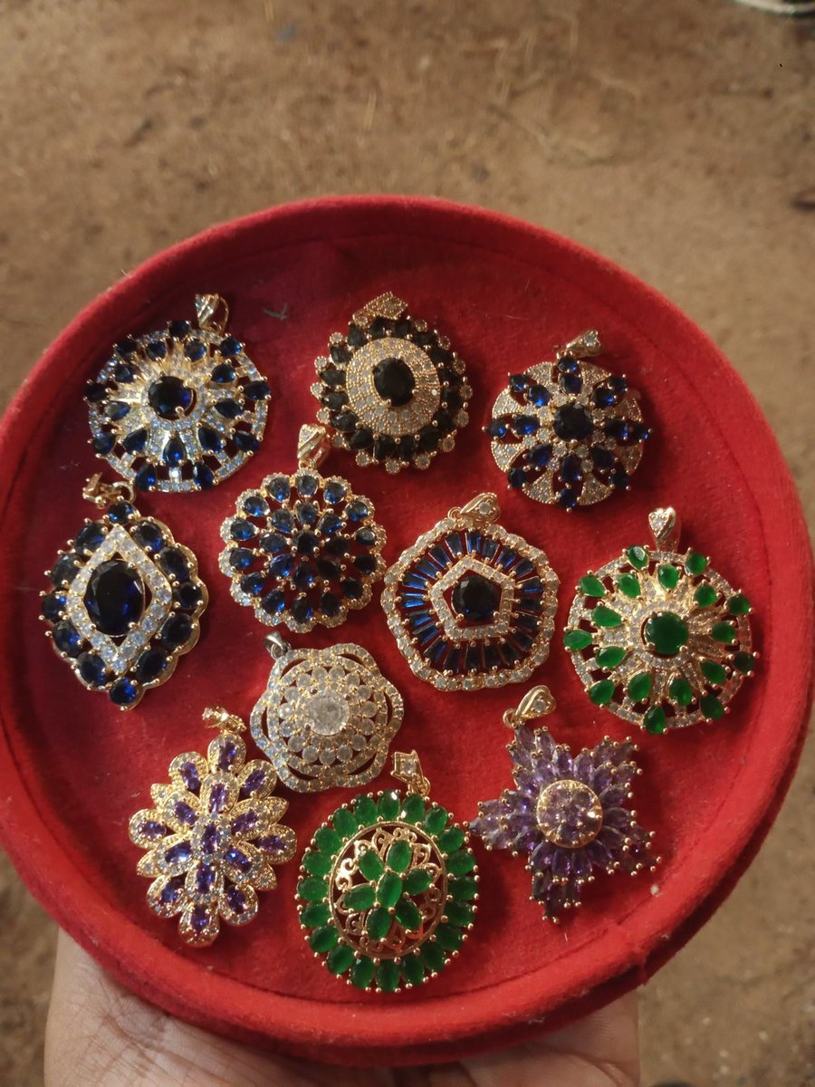 จี้สวยๆสัดขื้นไหมครับ