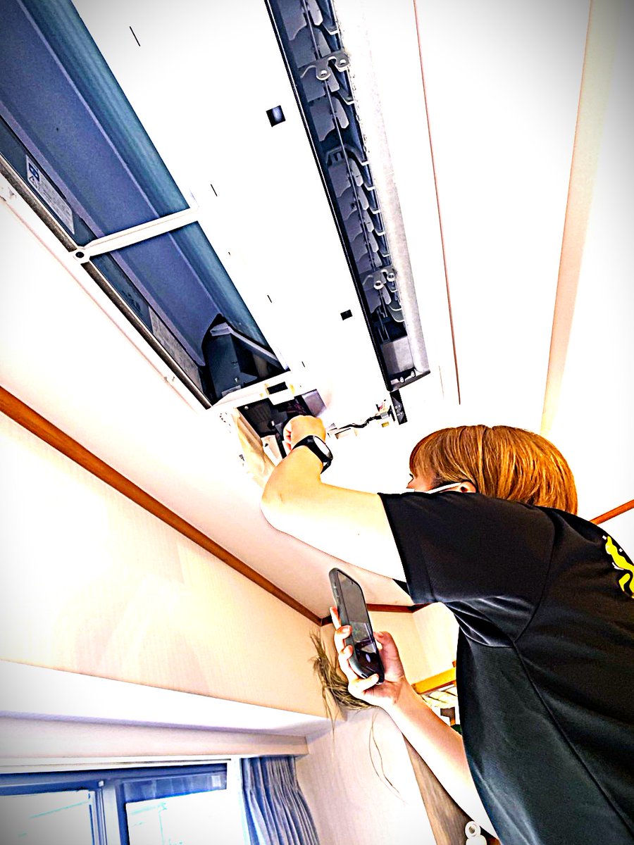 エアコンから「オシッコのようなニオイ」ご相談多数😷リモコン設定も一因ですが、雑菌繁殖が原因かも！#エアコンクリーニング で解消しませんか？ピークシーズンですが、エリアにより今週対応枠あり💡お気軽にお問い合わせを！
lin.ee/W77q1cg