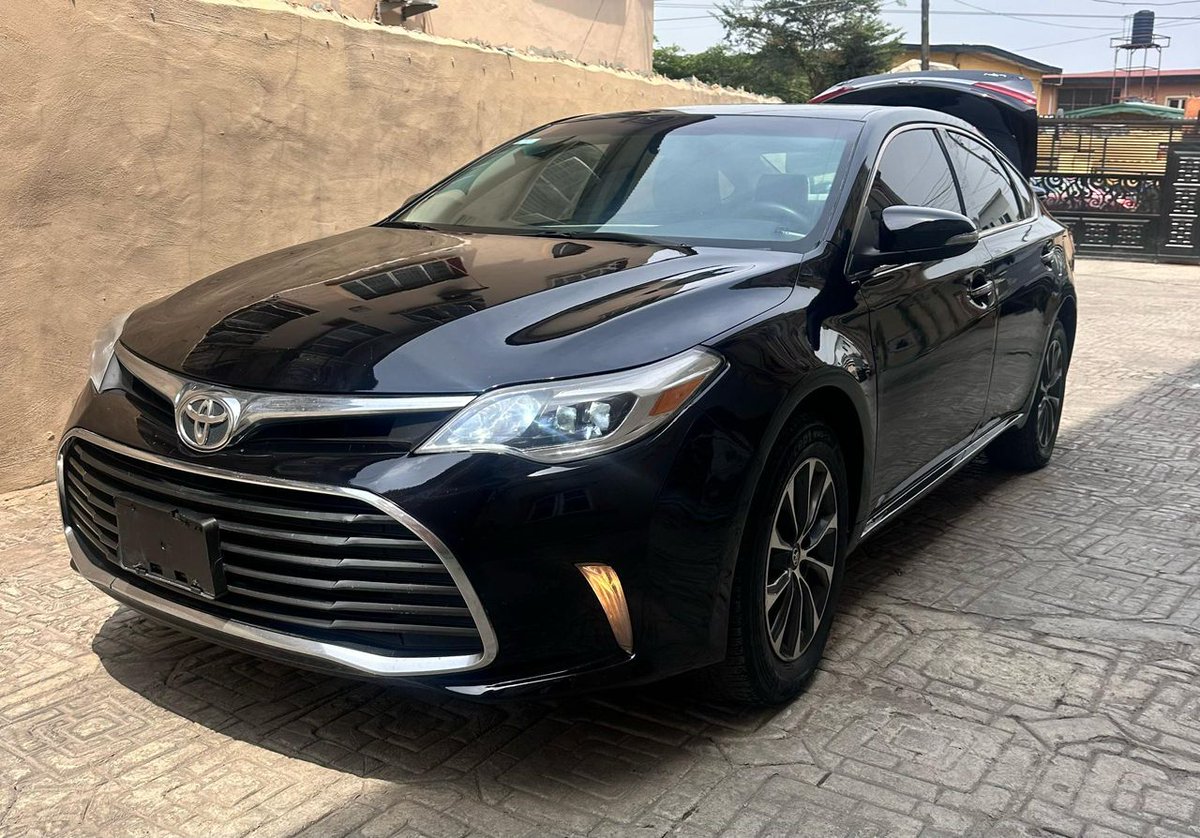 CarZenith01's tweet photo. Clean Avalon Price:15M At Lagos https://t.co/2l9qLWb8tH
