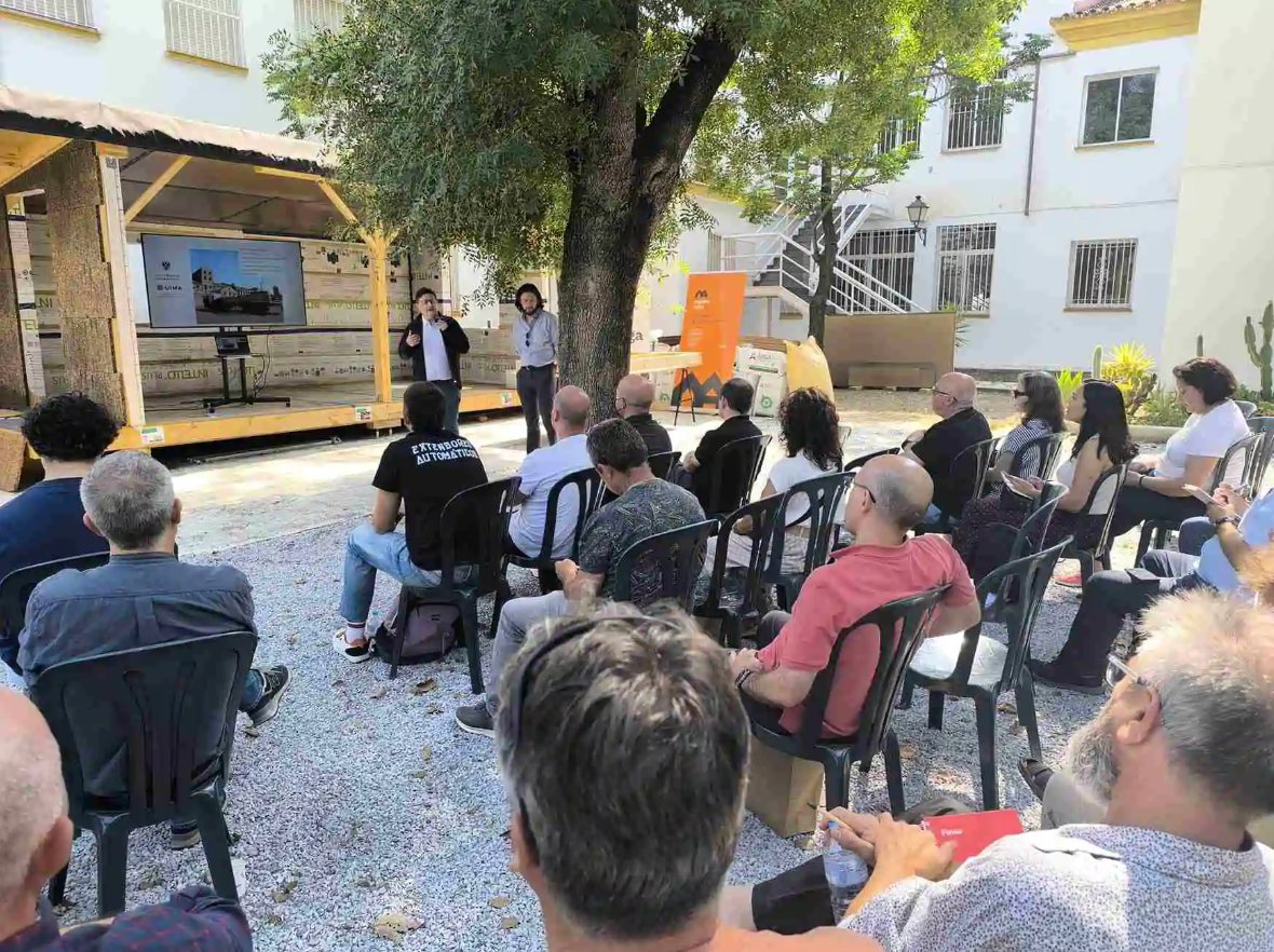 woodforfuture's tweet image. 🌱 @woodforfuture e #IberoLam T&T participaron en #MálagaBio, foro sobre construcción sostenible con producto local.
🏗️ Presentaron el sistema MCLamBS, solución híbrida madera-hormigón de baja huella de carbono.
🔗 life-woodforfuture.eu/life-wood-for-…
#LIFEProgramme #LIFEproject