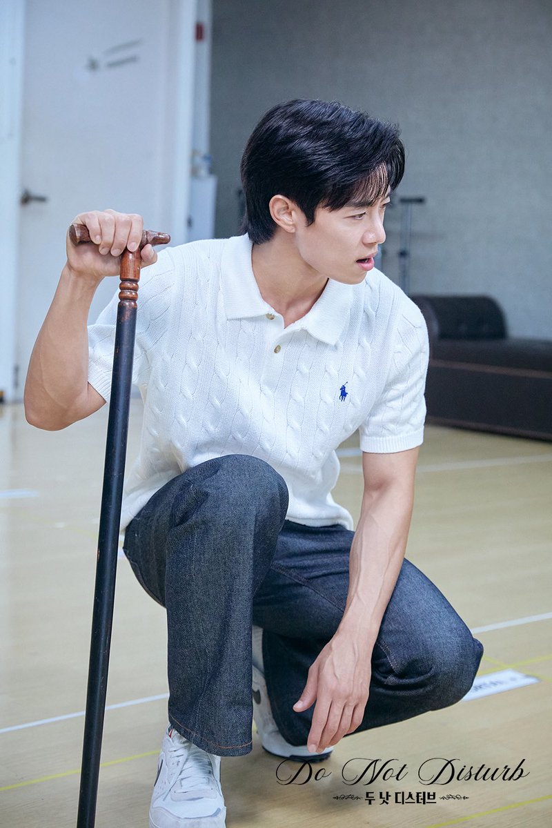 [#두낫디스터브] 

𝑴𝒖𝒔𝒊𝒄𝒂𝒍
𝑫𝒐 𝑵𝒐𝒕 𝑫𝒊𝒔𝒕𝒖𝒓𝒃

개막 𝐃-1

📸 연습실 현장 사진 공개 🛎

제스 블레이크 #김지온
카이만 #최호승
_
2025.06.10 - 2025.08.31
NOL 서경스퀘어 스콘 1관
#Musical_DoNotDisturb