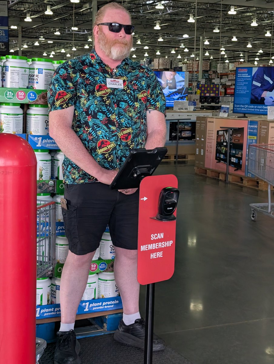 eddielee41's tweet photo. Gotta love the new gestapo check points at @Costco.  I hope these "employees" are getting paid plenty to guard the entry to this Dallas suburb location.  Lolol That's why we're shopping more time at @SamsClub these days. https://t.co/OPrtTSbQYe