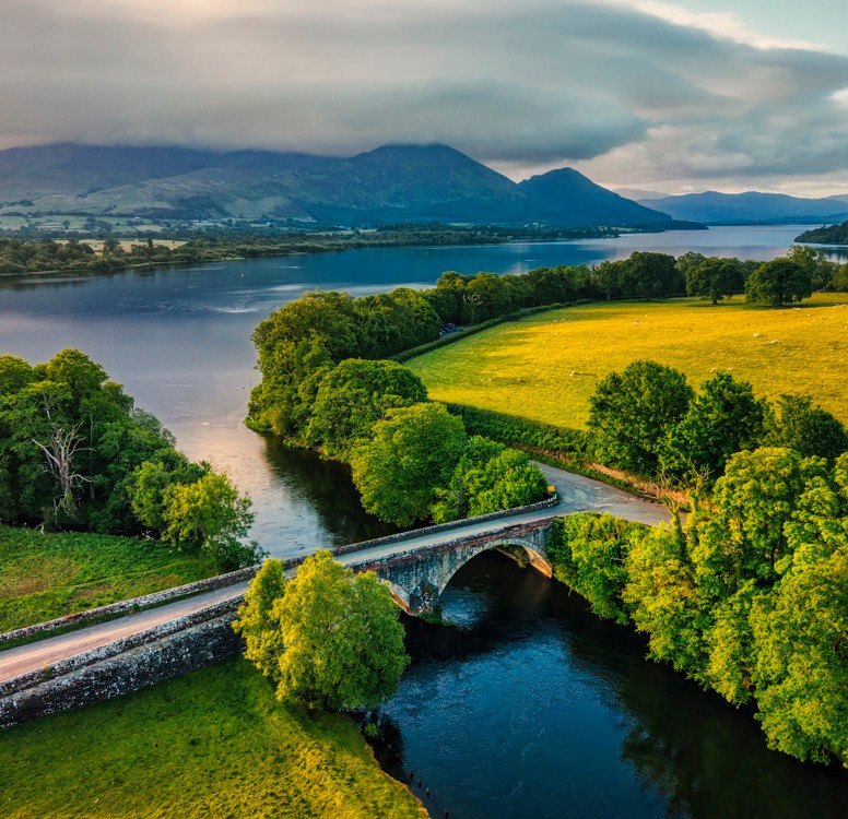 Morning everyone I hope you are well. In between the showers. Ouse Bridge overlooking Bassenthwaite and beyond. Have a great day.

#LakeDistrict