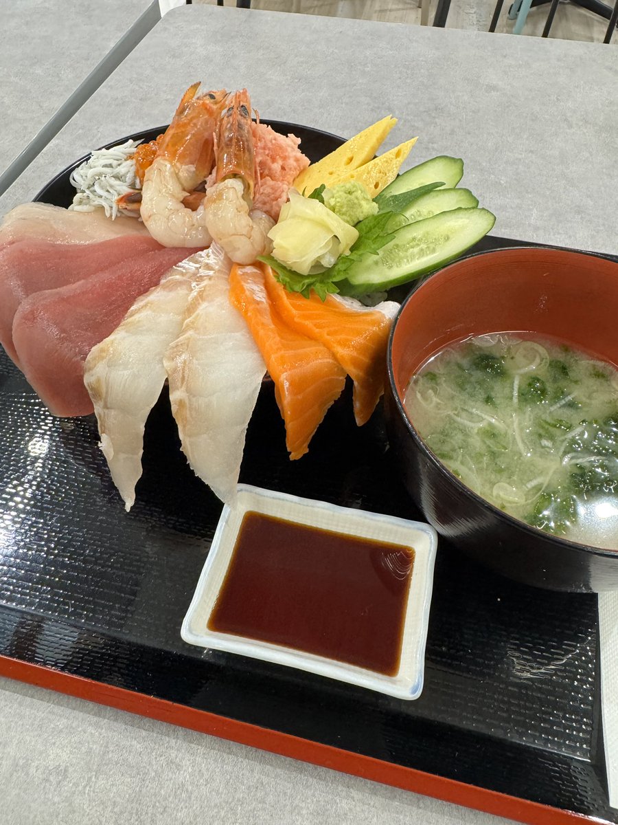 bbtriton's tweet photo. 磯丸水産食堂で海鮮こぼれ丼の特上
SFPの優待を使ってみた https://t.co/0PCZNAwihA