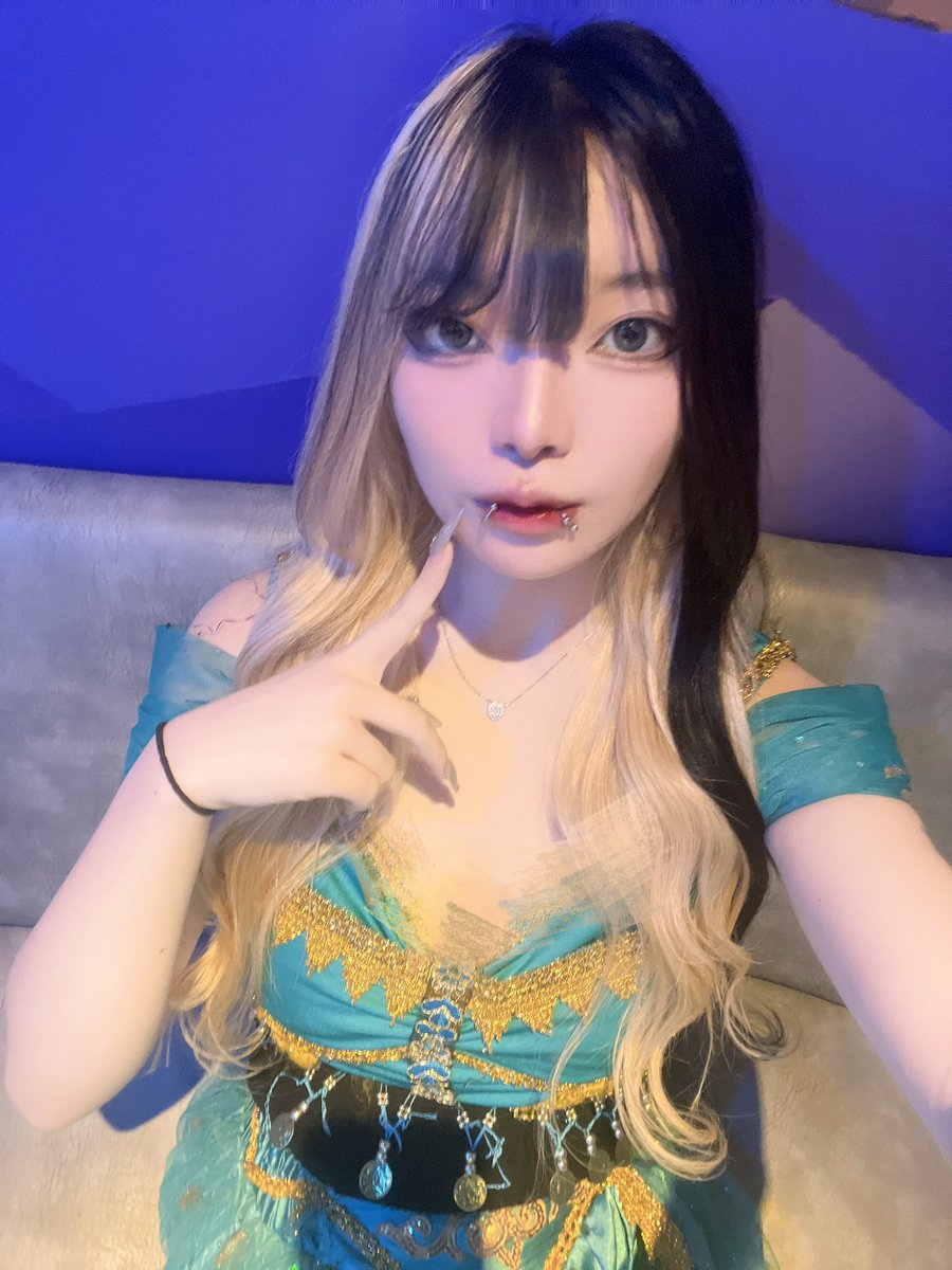 ₍ ᐡ ඉ́ ̫ ඉ̀ ᐡ ₎