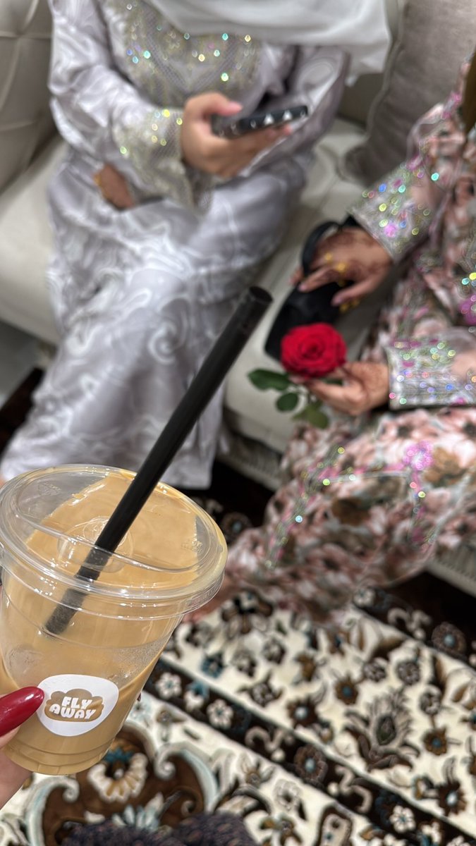 قهوة العيد مع اللي مقابله عيد❤️