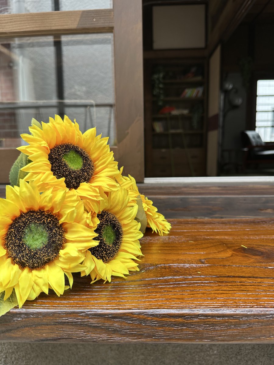 夏がすぐそこですね。
7月から一部リニューアルした
新しいOCHAYAになります🌻💭

現在7月以降の予約を
一時休止しておりますが
早ければ明日には再開予定です...！