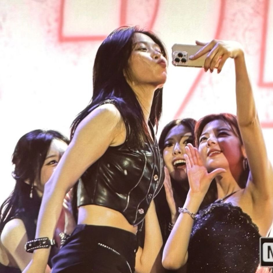 rjddaengs's tweet image. “when I’m with my members I feel like I go back to being a kid” - ryujin