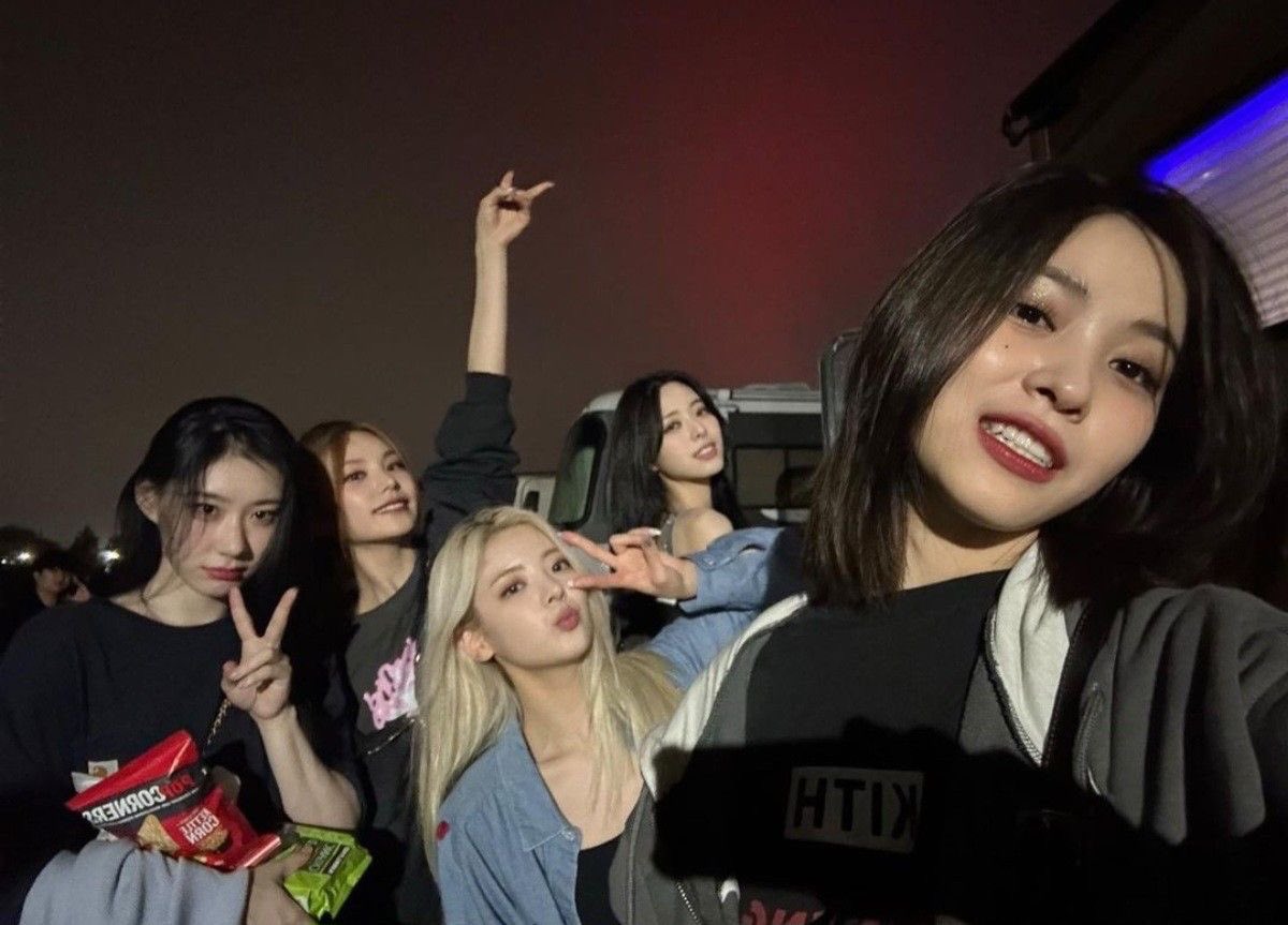 rjddaengs's tweet image. “when I’m with my members I feel like I go back to being a kid” - ryujin