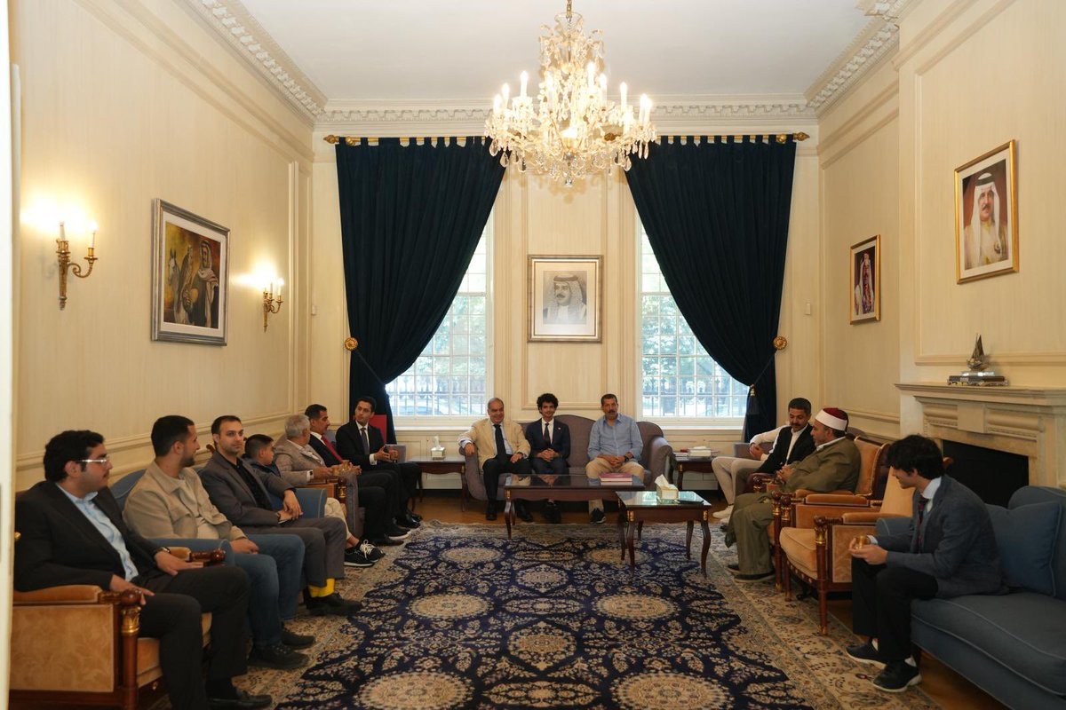 BahrainEmbUK's tweet image. أقام معالي الشيخ فواز بن محمد آل خليفة سفير مملكة البحرين لدى المملكة المتحدة حفل استقبال بمناسبة حلول عيد الأضحى المبارك، حيث هنأ معاليه ومنتسبي السفارة المواطنين البحرينيين المتواجدين في المملكة المتحدة بهذه المناسبة المباركة، أعادها الله على المملكة وشعبها بالخير واليُمن…