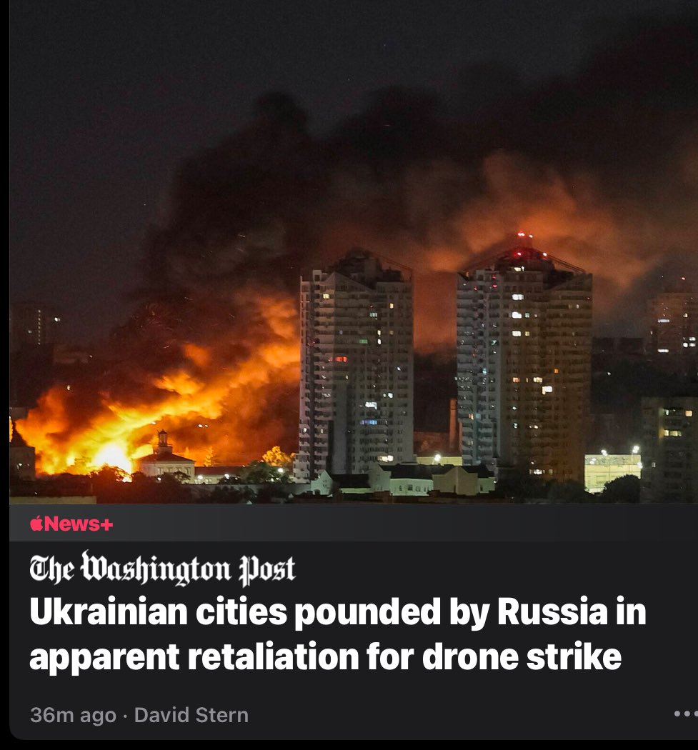 Washington Post назвала ночной удар по городам Украины "ответом на атаку авиабаз".

Западная журналистика всё чаще страдает идиотизмом.
Россия бьёт по городам Украины четвёртый год.
Причина этих ударов - стремление запугать и уничтожить Украину, а никакая не атака на авиабазы.