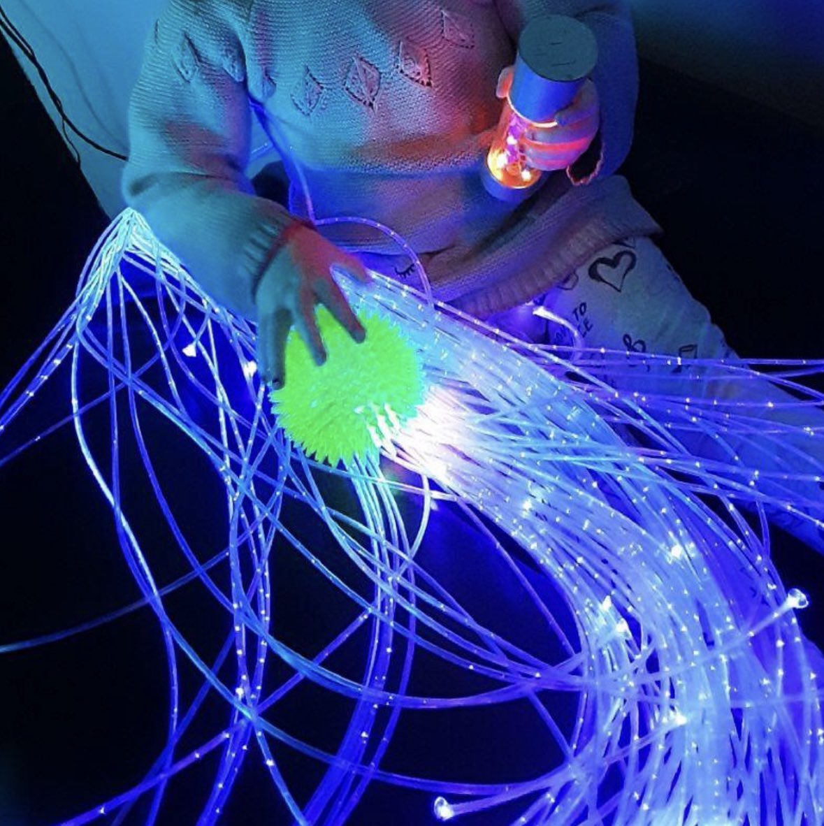 EYTeamHovingham's tweet photo. We’ve also visited our sensory room where the children looked at the different coloured lights. We used this to talk about Jellyfish, modelling and reinforcing understanding of new vocabulary e.g. bright, glow,  colourful. https://t.co/23RDhmz67d
