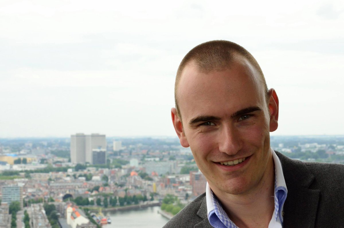 Frank S. Visser (@frankvisser1987) on Twitter photo Vandaag 10 jaar geleden overleed Robert Heij. Actief voor <a href="/PerspectieF/">PerspectieF</a>, <a href="/CSJC2015/">CSJC</a>, <a href="/christenunie/">ChristenUnie</a>, <a href="/EOnl/">EO</a>. Rustig, geïnteresseerd in de wereld en gericht op het zoeken naar verbinding tussen mensen. We missen een geliefde, betrokken en warme vriend en blijven zijn naam noemen! 🥀💫 Vandaag 10 jaar geleden overleed Robert Heij. Actief voor <a href="/PerspectieF/">PerspectieF</a>, <a href="/CSJC2015/">CSJC</a>, <a href="/christenunie/">ChristenUnie</a>, <a href="/EOnl/">EO</a>. Rustig, geïnteresseerd in de wereld en gericht op het zoeken naar verbinding tussen mensen. We missen een geliefde, betrokken en warme vriend en blijven zijn naam noemen! 🥀💫