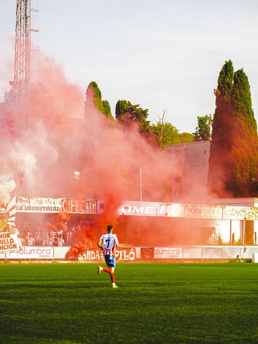 Uno de los partidos más importantes de nuestras vidas pasará mañana por el Calderón,no podemos bajar los brazos,hay que alzar la voz,nuestros colores por todo Monzón,como siempre a tu lado <a href="/AtcoMonzon/">Atlético Monzón Alumbra</a> #TodosAlCalderón #AdelanteRojiblancosAGanar #AupaAtleti