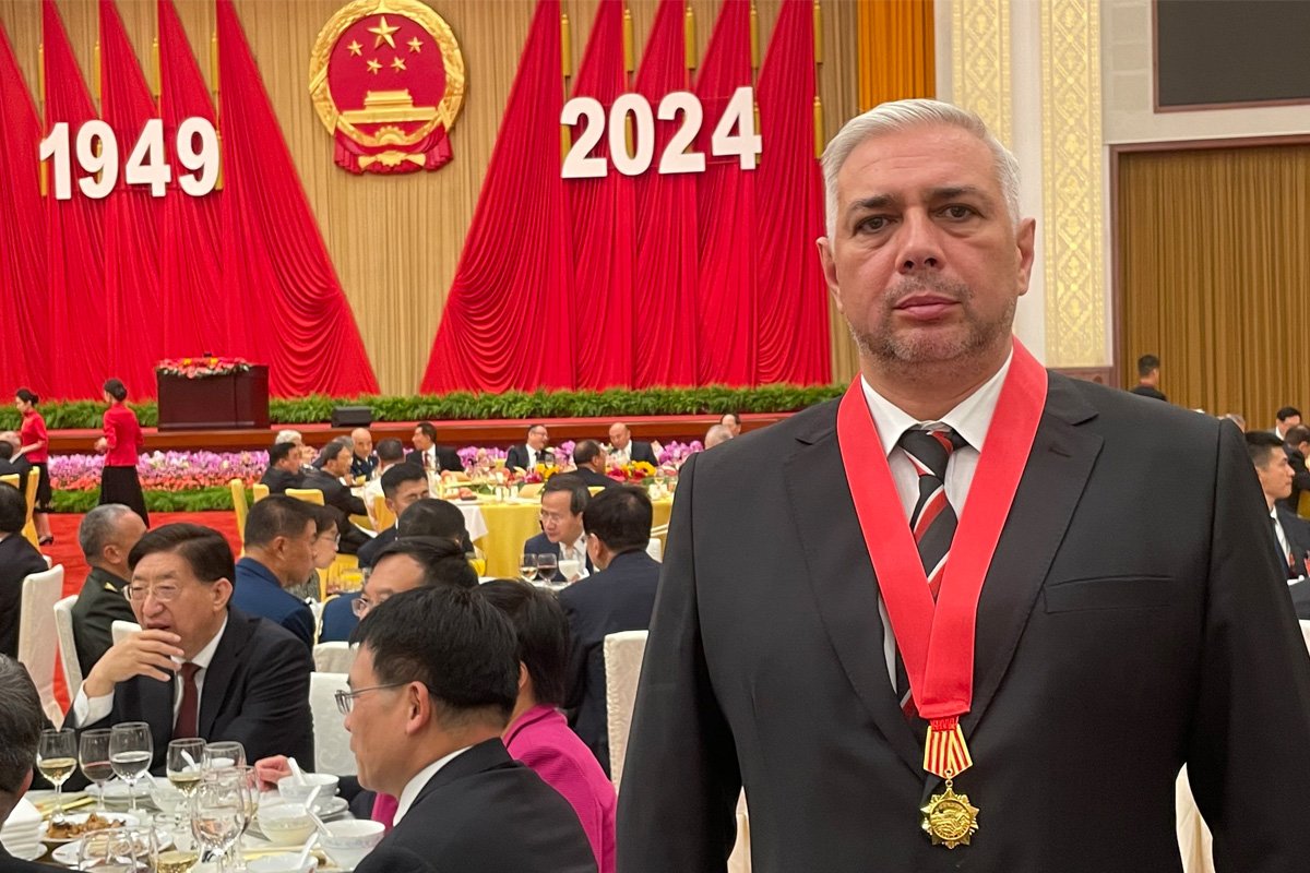 Ukraine22Win's tweet image. Hired by China, promoted by Sputnik. The local link between the Chinese state and the Russian propaganda network in Romania