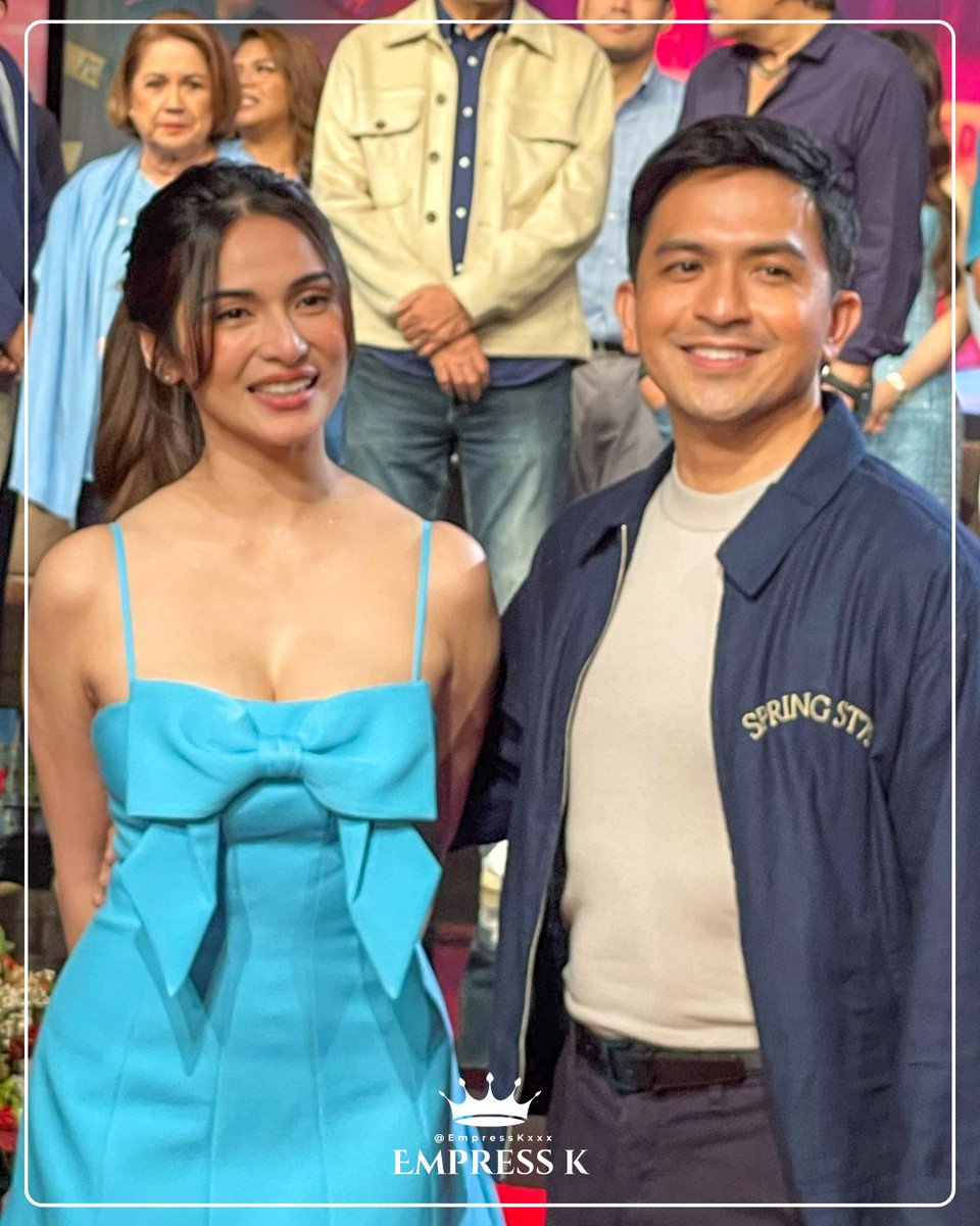 Empress K (@empresskxxx) on Twitter photo Ang Kapuso power couple na sina Dennis Trillo at Jennylyn Mercado ang bagong makakasangga sa primetime simula ngayong June 23 sa GMA Prime.๐๐ฎ๐ป
#SanggangDikitFR
<a href="/MercadoJen/">Jennylyn Mercado-Ho</a> <a href="/thedennistrillo/">dennis trillo</a>
<a href="/gmanetwork/">GMA Network</a> Ang Kapuso power couple na sina Dennis Trillo at Jennylyn Mercado ang bagong makakasangga sa primetime simula ngayong June 23 sa GMA Prime.๐๐ฎ๐ป
#SanggangDikitFR
<a href="/MercadoJen/">Jennylyn Mercado-Ho</a> <a href="/thedennistrillo/">dennis trillo</a>
<a href="/gmanetwork/">GMA Network</a>