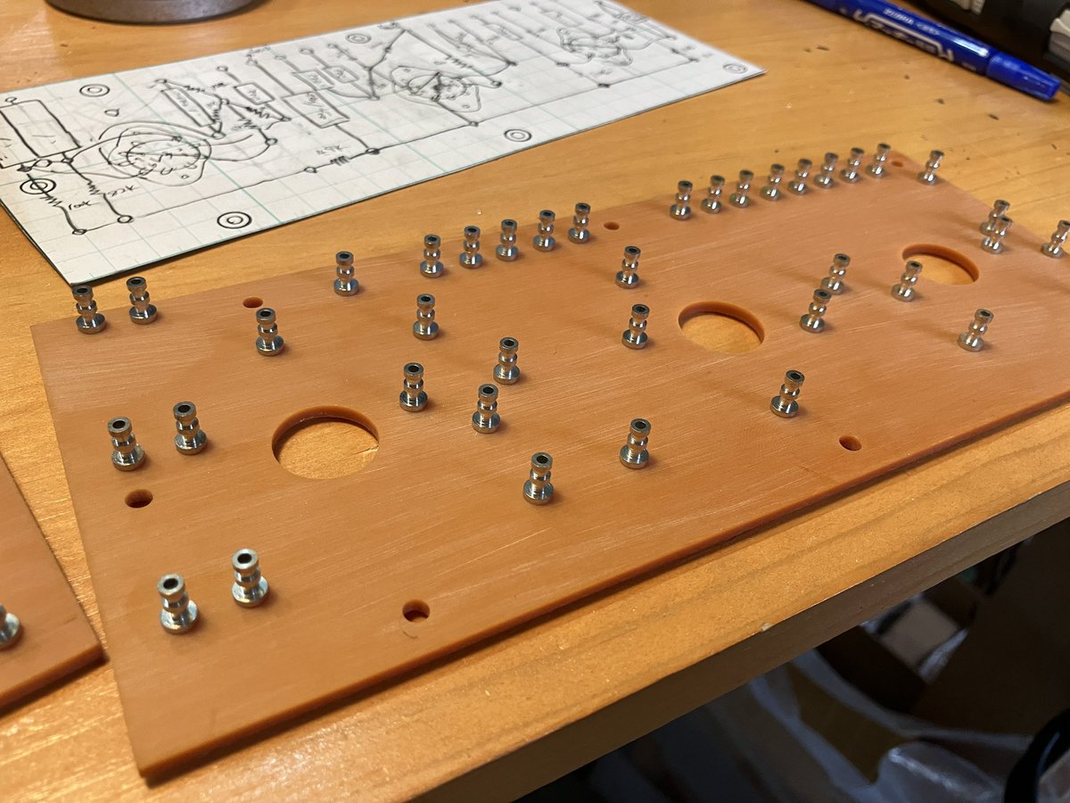 Marshall Origin20のハンドワイヤーモディファイ作業に取り掛かりました。

どんなアンプに仕上がるか。
お楽しみに♪