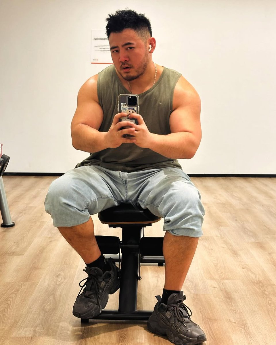 そろそろこのタンクトップも限界かも（笑）