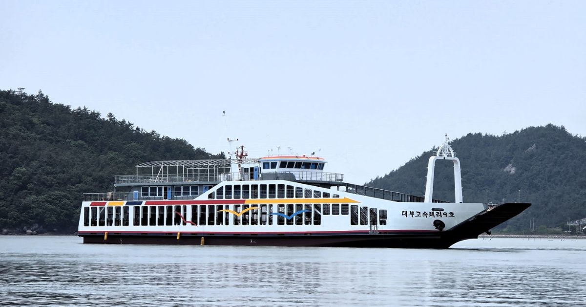 Indian Register Of Shipping Launches First Vessel For Korean Owner 

Read the news here 👉marineinsight.com/shipping-news/… 

#India #Shipping #Registry #IRS #Vessel #Korea #Ship #Ferry #Passenger #Maritime #MarineInsight #Merchantnavy #Merchantmarine #MerchantnavyShips