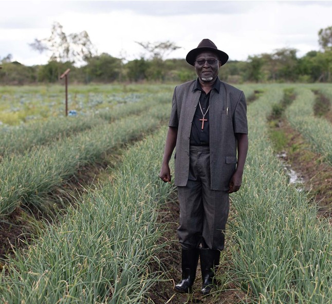 PowerShftAfrica's tweet photo. Climate Adaptation Stories From Africa

📍Yatta, Kenya, has battled drought for decades. But amidst the dry plains, Bishop Titus Masika is cultivating abundance.

His secret? Water pans—artificial reservoirs that collect rainwater and sustain crops during dry seasons.

These pans store water for up to 8 months, turning scarcity into sustainability.