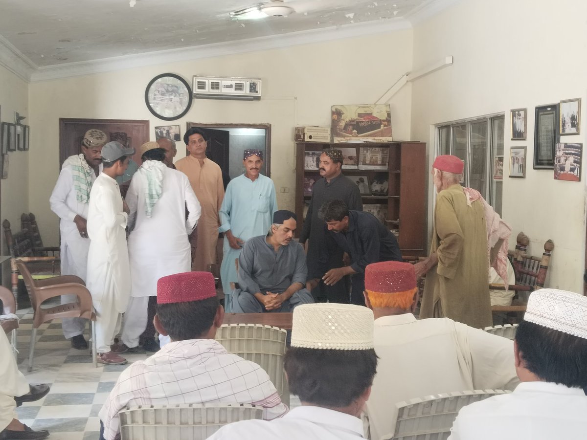 Paryalkatohar's tweet photo. پی پی ایم پی اے نوابزادہ جام شبیر علی خان عید الاضحی کے پر مسرت موقع پر اپنے حلقے کے لوگوں سے عید ملتے ہوئے جام ہاؤس جام نواز علی
#nawabzadjamshabbirali #ps42 #EidulAdha2025 @BBhuttoZardari @JamShabbirAli2 https://t.co/nOABvFEZzi