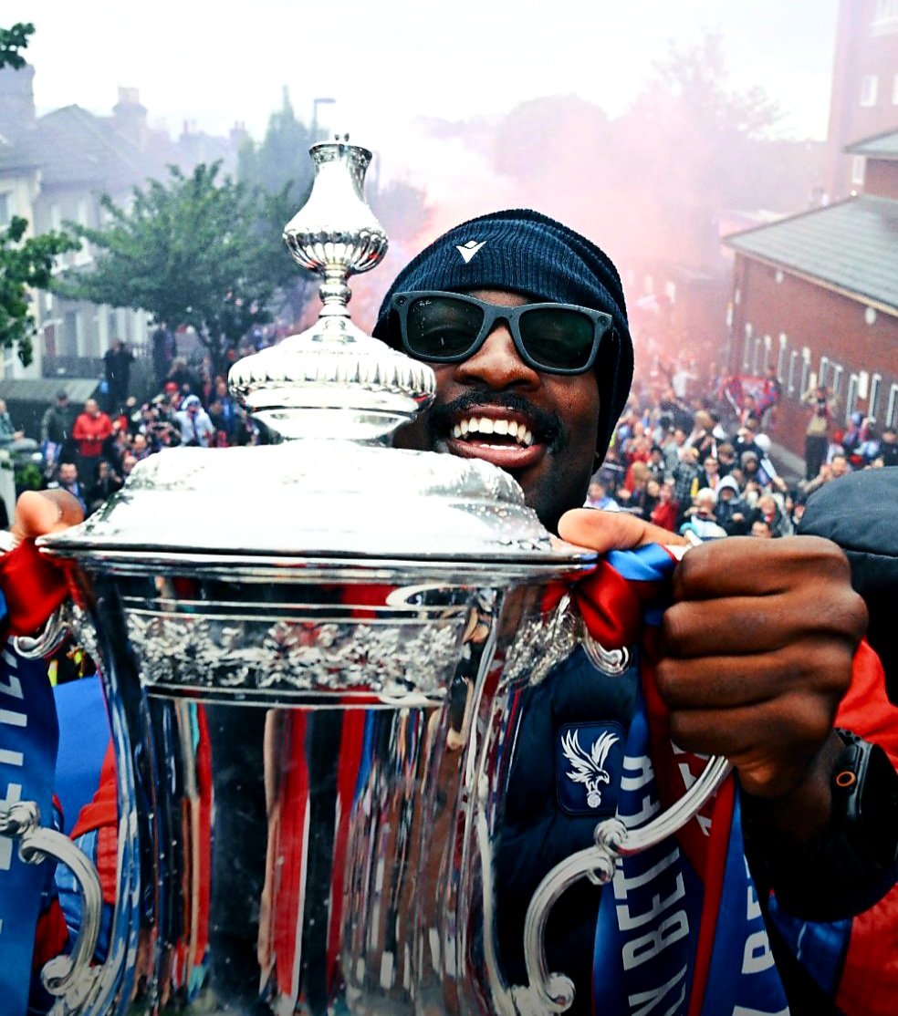 barberville's tweet image. Morning folks! Three weeks ole ole ole!!🤗❤💙 #cpfc #cpfcfamily