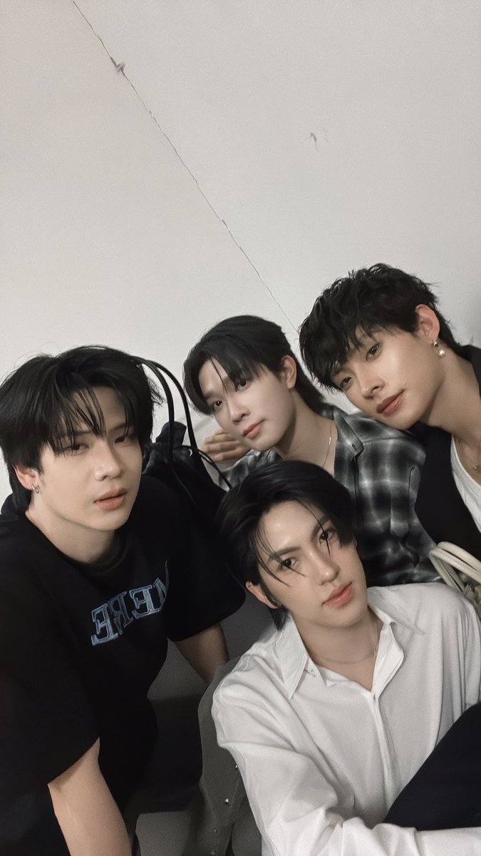 TutorKrp's tweet photo. Readyyy !!!

#ThaiPrideMergeRidexDMD
#ThaiPrideMergeRide https://t.co/aWWbuCG7ey