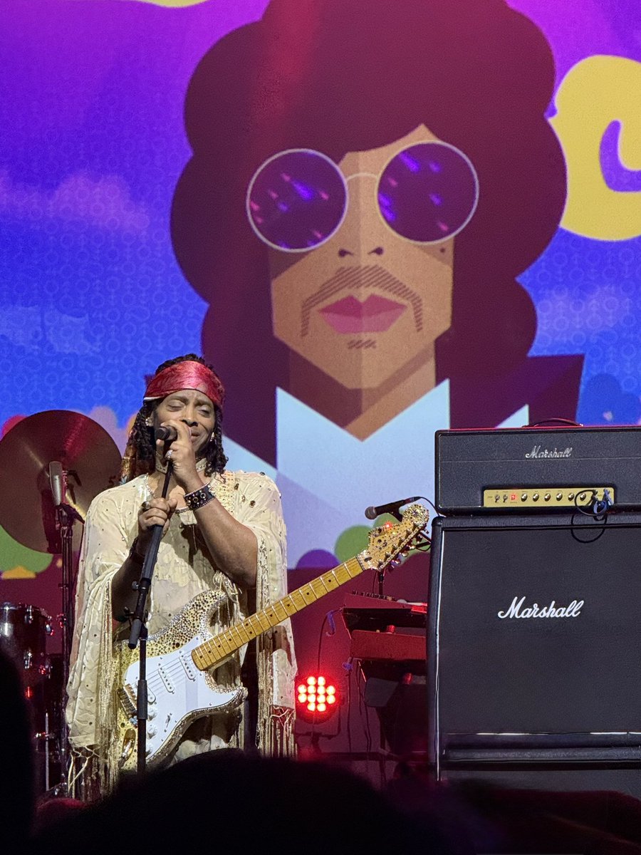 Jesse Johnson wove Prince stories between songs during his set at #PrinceCelebration2025 including their love of the film Amadeus. #priceless
