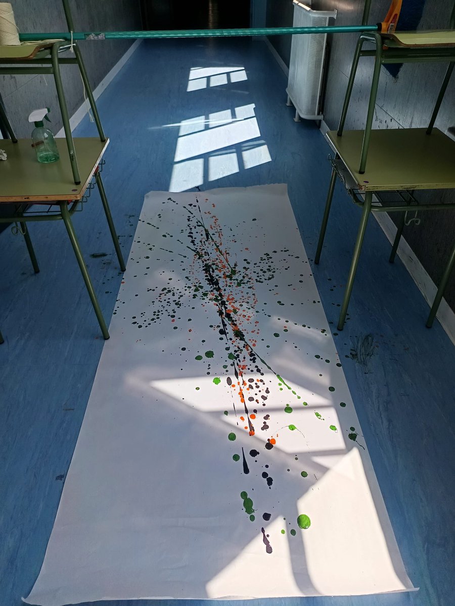 Arte y ciencia. Pintamos con péndulos fabricados en clase y vemos cómo funciona la gravedad. 4º de primaria de #LaPalomaCEIP