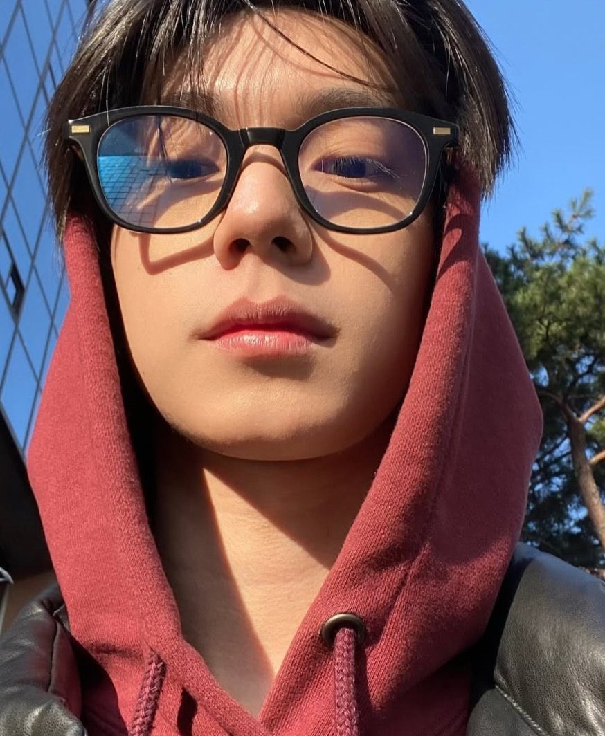 imyourluvyy's tweet photo. บางคนก็ว่าน้องคือ fredrick choi
ชื่อ : ชเว ลิบวู ( #최립우 )
ส่วนสูง : ประมาณ 180
อายุ : ระหว่าง2004-2007 (?)
สัญชาติ : ลูกครึ่ง (?) ไต้หวันและเกาหลี
ค่าย : FNC Ent
เป็นเพื่อนกับ ชเวจีโฮ ampers&amp;one

#BOYS2PLANET #보이즈2플래닛 #보2플 #보투플 #BOYSPLANET #보이즈플래닛 #Mnet #엠넷 https://t.co/8BgHUOMfjG
