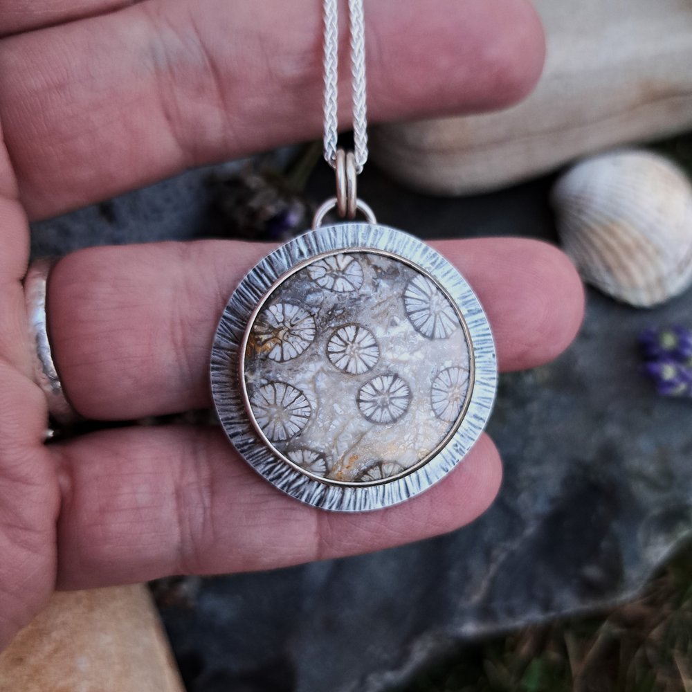 i_love_dolly's tweet image. Morning #UKGiftHour from an almost rainy Chingford in North East London 👋
Sharing these four beauts that left my studio recently. Always so grateful for every single purchase from my little biz! See what's left ⬇️
ilovedollyjewellery.co.uk
#UKGiftAM #shopindie #handmade