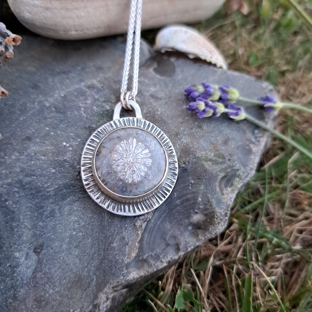 i_love_dolly's tweet image. Morning #UKGiftHour from an almost rainy Chingford in North East London 👋
Sharing these four beauts that left my studio recently. Always so grateful for every single purchase from my little biz! See what's left ⬇️
ilovedollyjewellery.co.uk
#UKGiftAM #shopindie #handmade