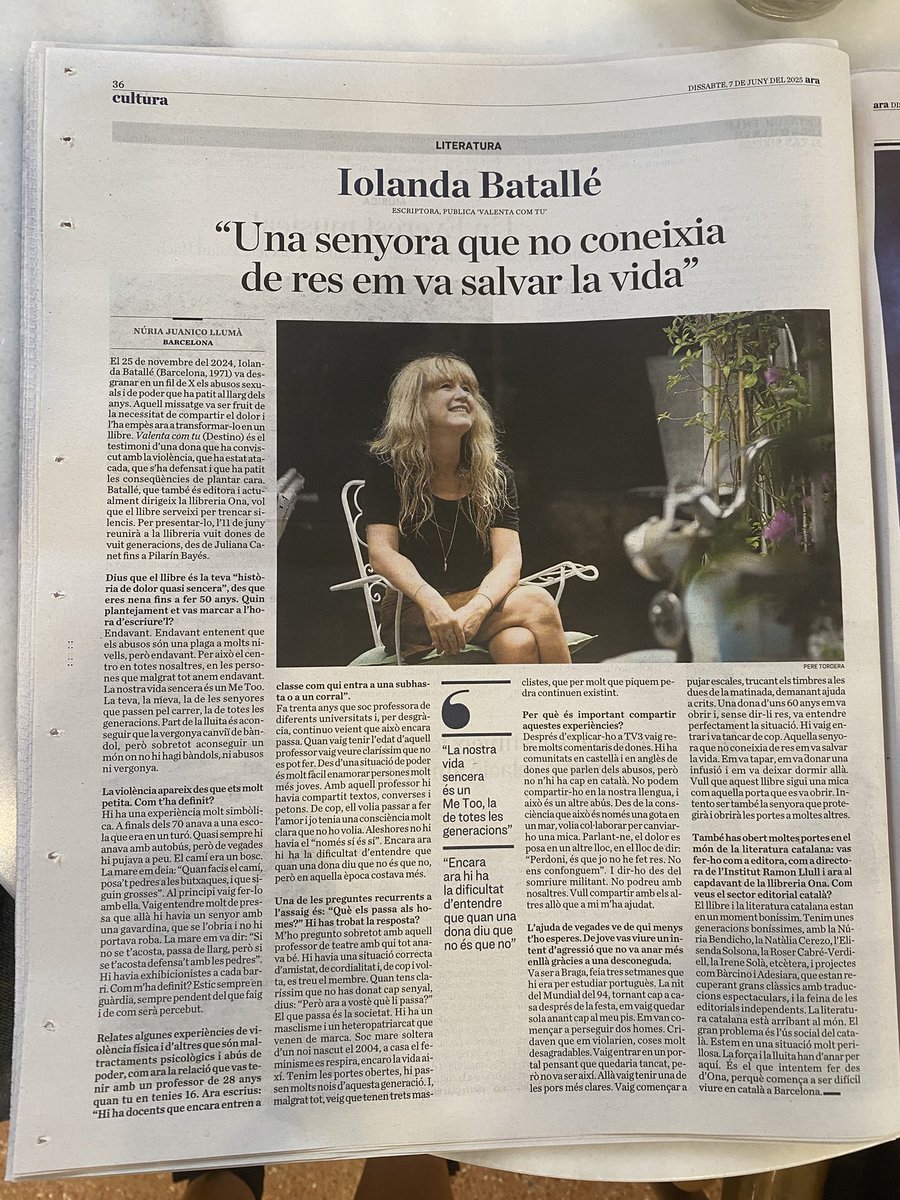 Vull que aquest llibre, VALENTA COM TU, sigui una mica com aquella porta que es va obrir. Intento ser també la senyora que protegirà i obrirà les portes a moltes altres.

Conversa amb la <a href="/nuriajuanico/">Núria Juanico Llumà</a> <a href="/diariARA/">diariARA</a> i espardenyes de set vetes. Bon dissabte tinguem!