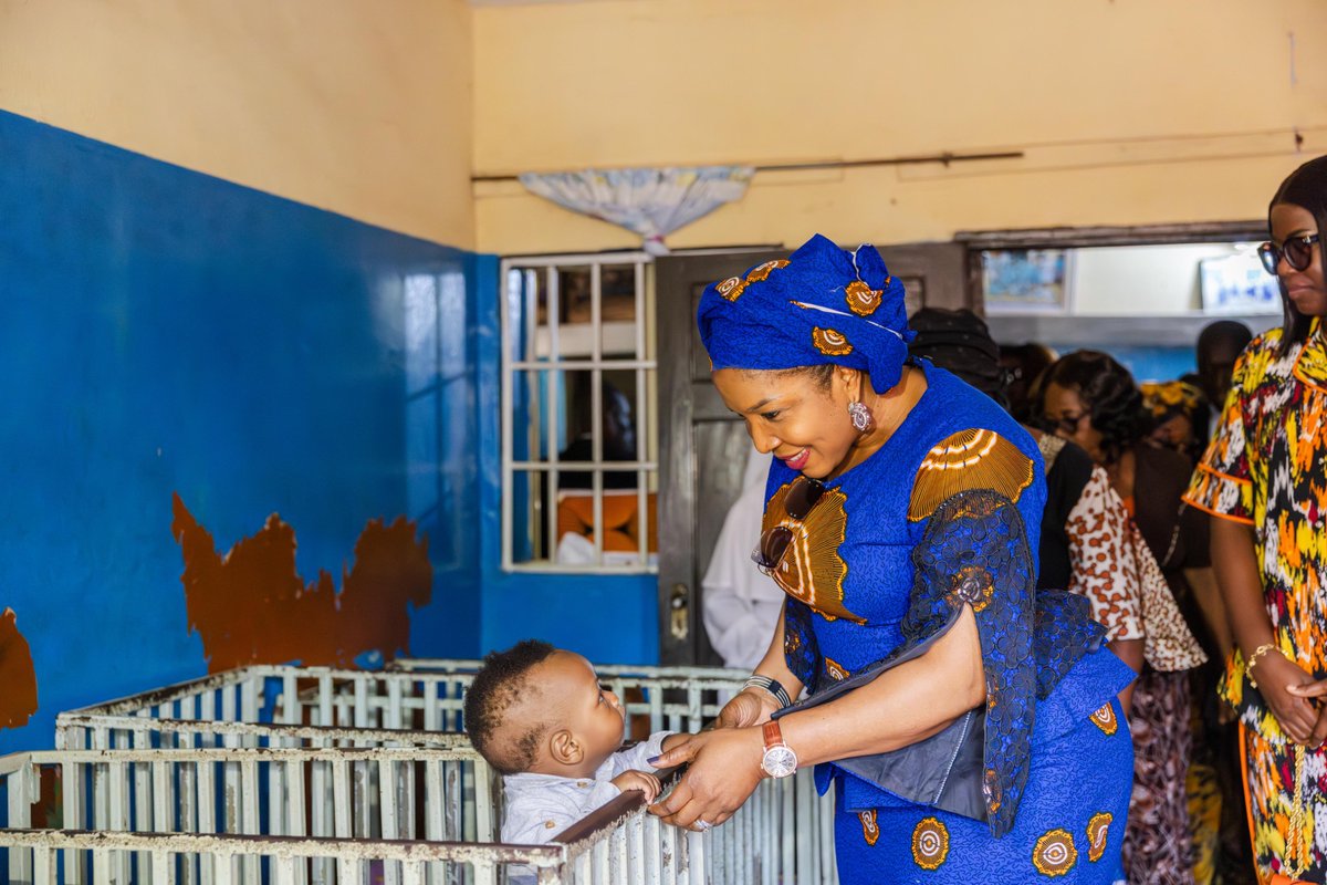 PriscillaOtti's tweet image. Driven by compassion and solidarity, I embarked on a personal initiative to connect with vulnerable members of our society, celebrating His Excellency’s remarkable two-year milestone. This act is a testament to the essence of humanity.
At Afara Correctional Facility, I met with…