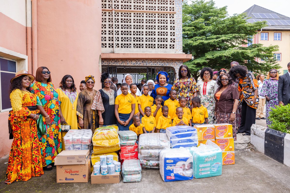 PriscillaOtti's tweet image. Driven by compassion and solidarity, I embarked on a personal initiative to connect with vulnerable members of our society, celebrating His Excellency’s remarkable two-year milestone. This act is a testament to the essence of humanity.
At Afara Correctional Facility, I met with…