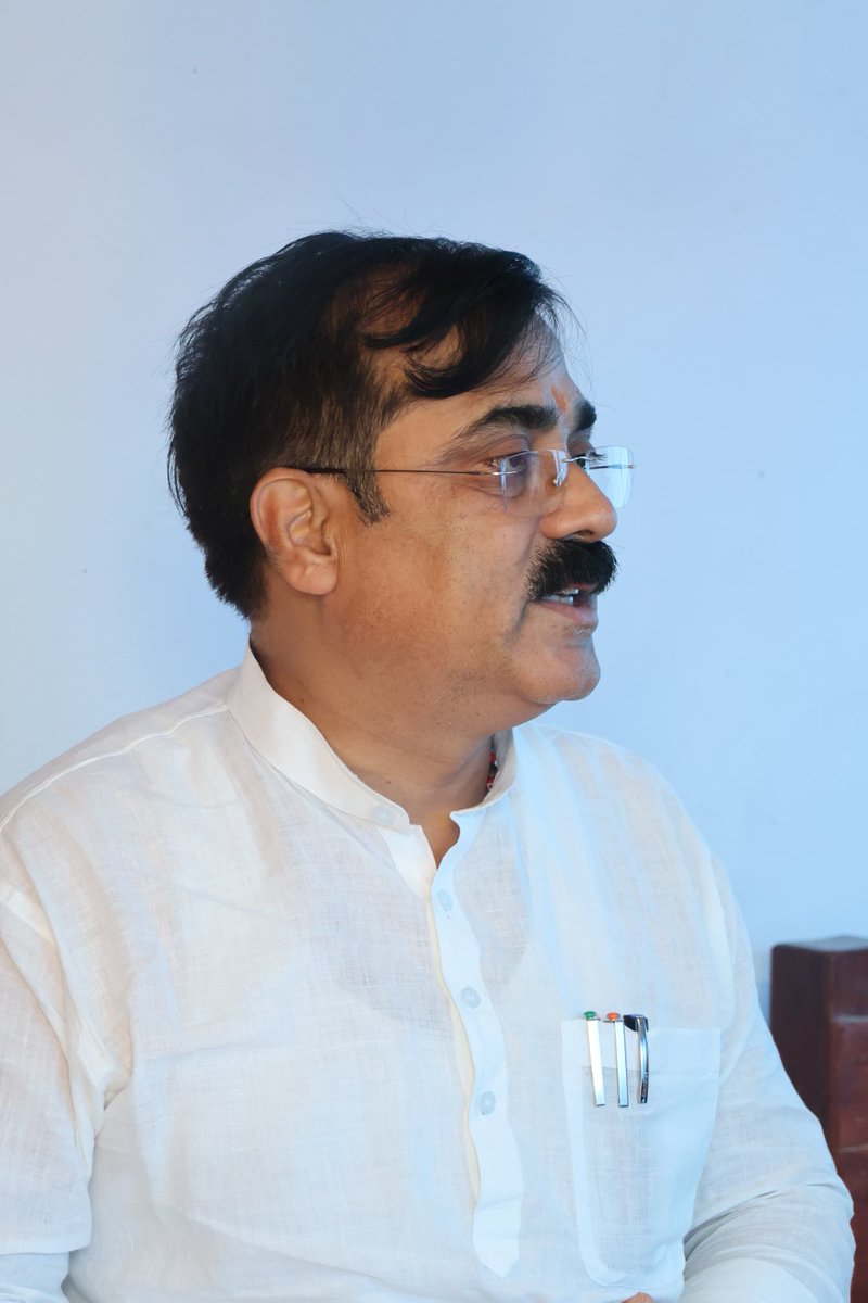 JIBESHKUMARBIH's tweet image. आज सुबह दरभंगा के चंदौना आवास पर क्षेत्र की देवतुल्य जनता और कर्मठ कार्यकर्ताओं से आत्मीय मुलाकात की।

इस दौरान जनसमस्याओं को सुना और समाधान का पूरा भरोसा दिलाया।

#publicissues #development #Bihar #JibeshKumar