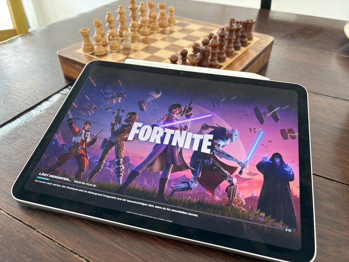 actually lowkry unreal to play fortnite on ipad and also all the other apps that I can now install on ios #fortnite