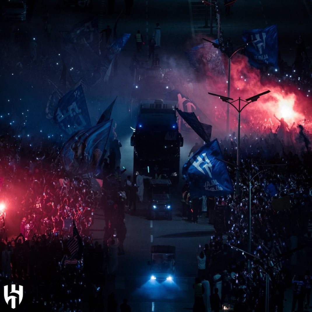 ⚪️-فعالية معرفة اقوى نادي شعبية في الوطن العربي  من خلال التغريدة : 

-الهلال 🇸🇦🌊 ريتويت

- الاهلي 🇪🇬🦅 اعجاب