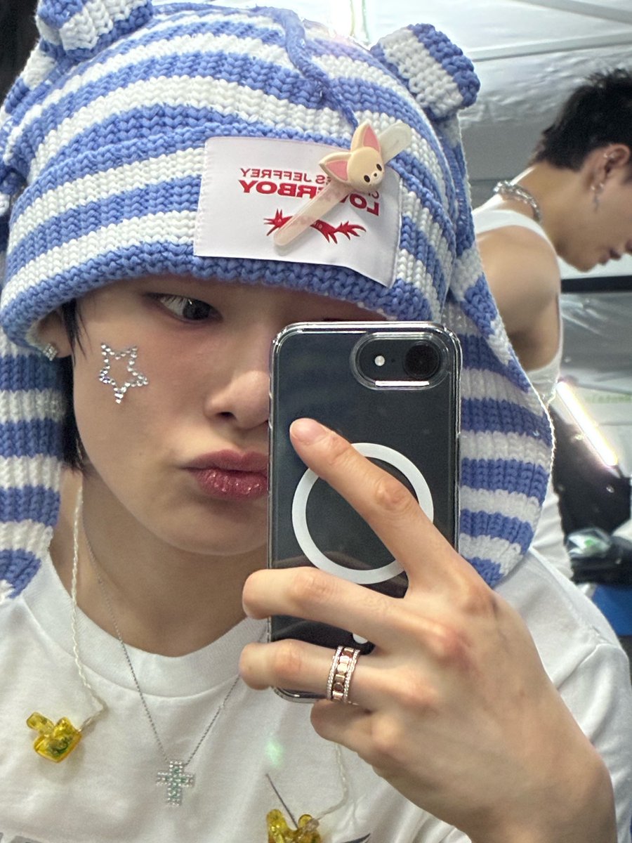 ★stay★ tweet media