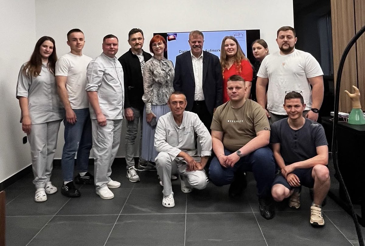 Andreas Wenninger (@weenee68) on Twitter photo Am 2. und 3. Juni 2025 besuchte Prof. Dr. Hubert Egger von der <a href="/fhooe/">FH Oberösterreich</a> Medizinuniversitäten in Ternopil und in Lemberg, um seine Erfahrungen in der Entwicklung von Prothesen zu teilen und neue Ausbildungsprogramme zu entwickeln. Organisiert wurden diese Treffen vom Am 2. und 3. Juni 2025 besuchte Prof. Dr. Hubert Egger von der <a href="/fhooe/">FH Oberösterreich</a> Medizinuniversitäten in Ternopil und in Lemberg, um seine Erfahrungen in der Entwicklung von Prothesen zu teilen und neue Ausbildungsprogramme zu entwickeln. Organisiert wurden diese Treffen vom
